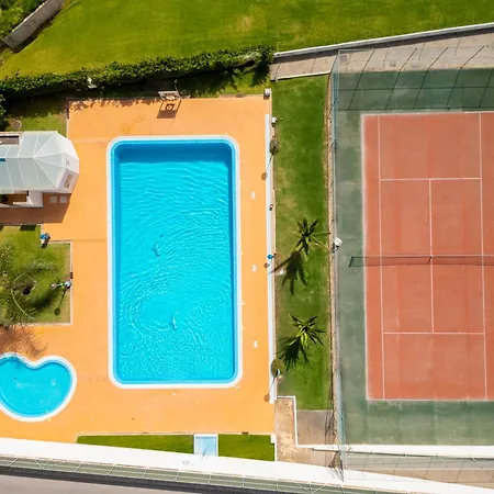 Curitiba - Com Tenis E Piscina, Em アパート