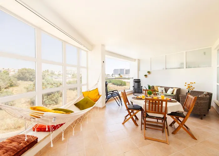 Curitiba By Algarve Vacation Apartment